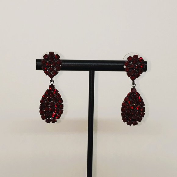 Stunning Red Gems Dangle Drop Earrings - Picture 4 of 12